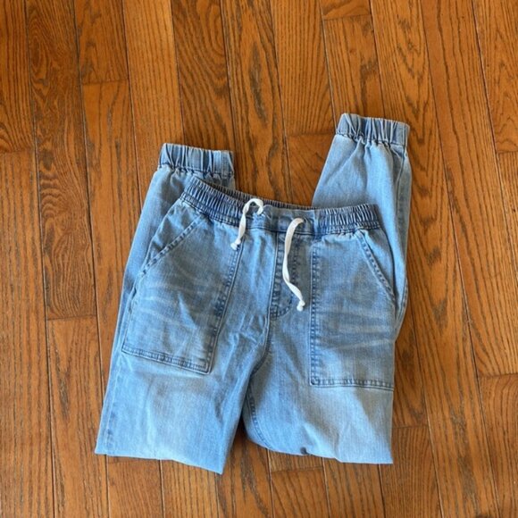 Forever 21 Jeans - Picture 2 of 4